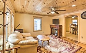 Quaint Appalachian Getaway About 2 Mi To Boone!