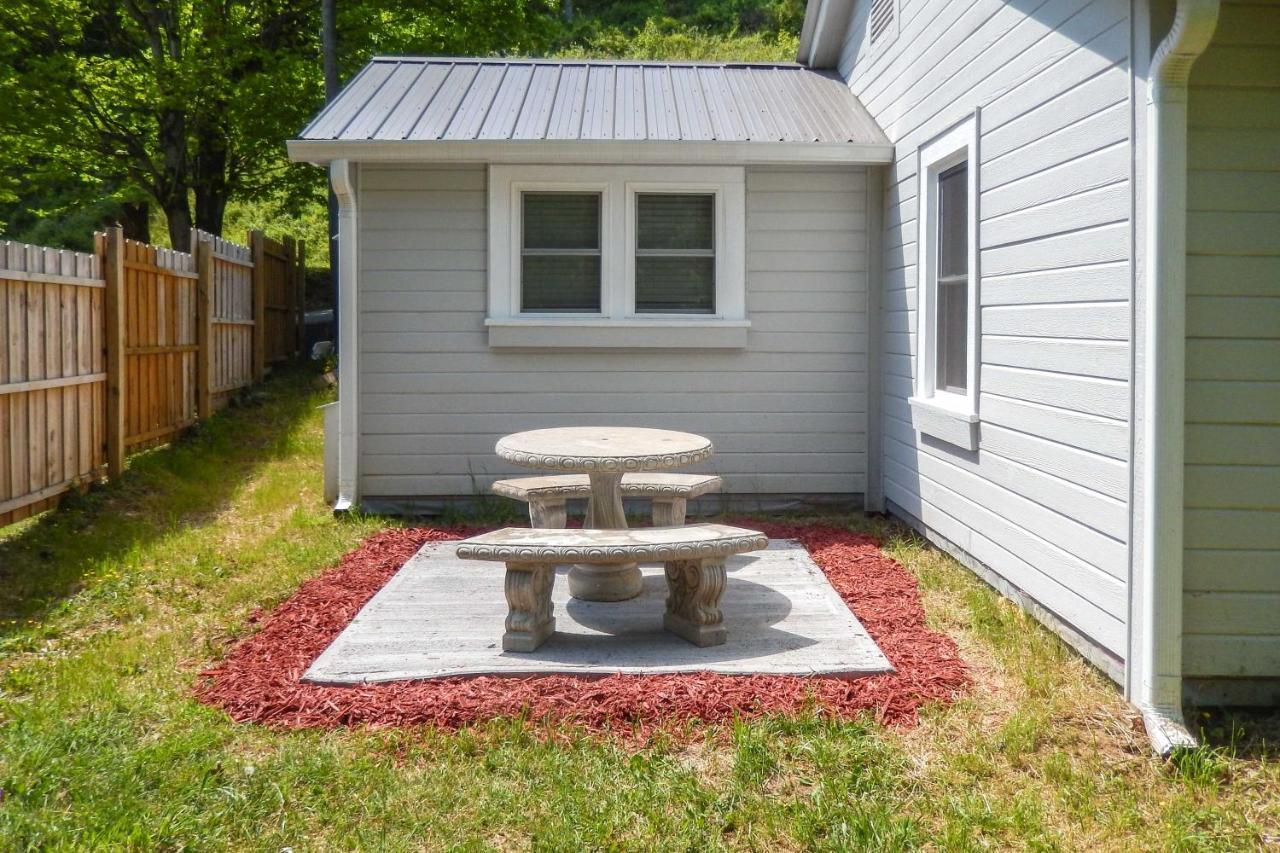 Quaint Appalachian Getaway About 2 Mi To Boone! Exterior photo